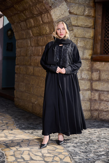 عباية سوداء