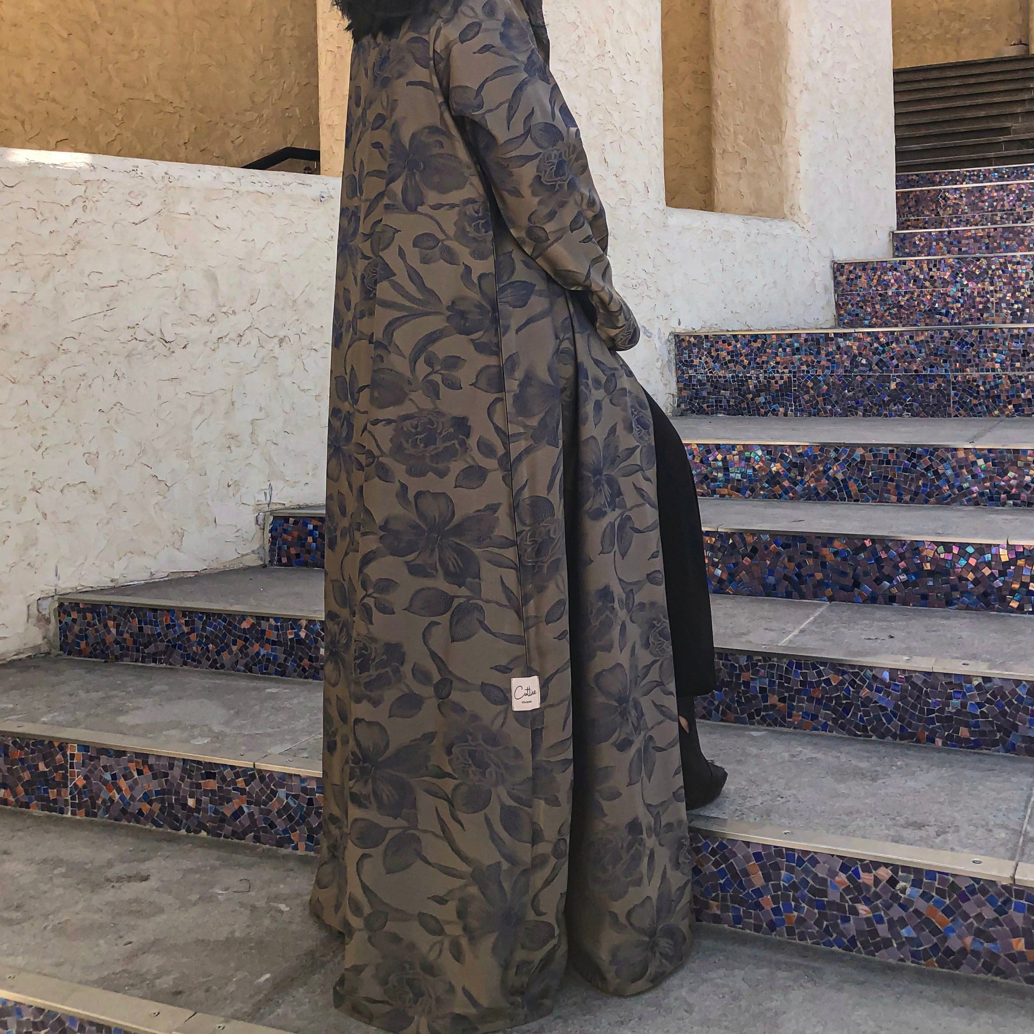 عباية سوداء