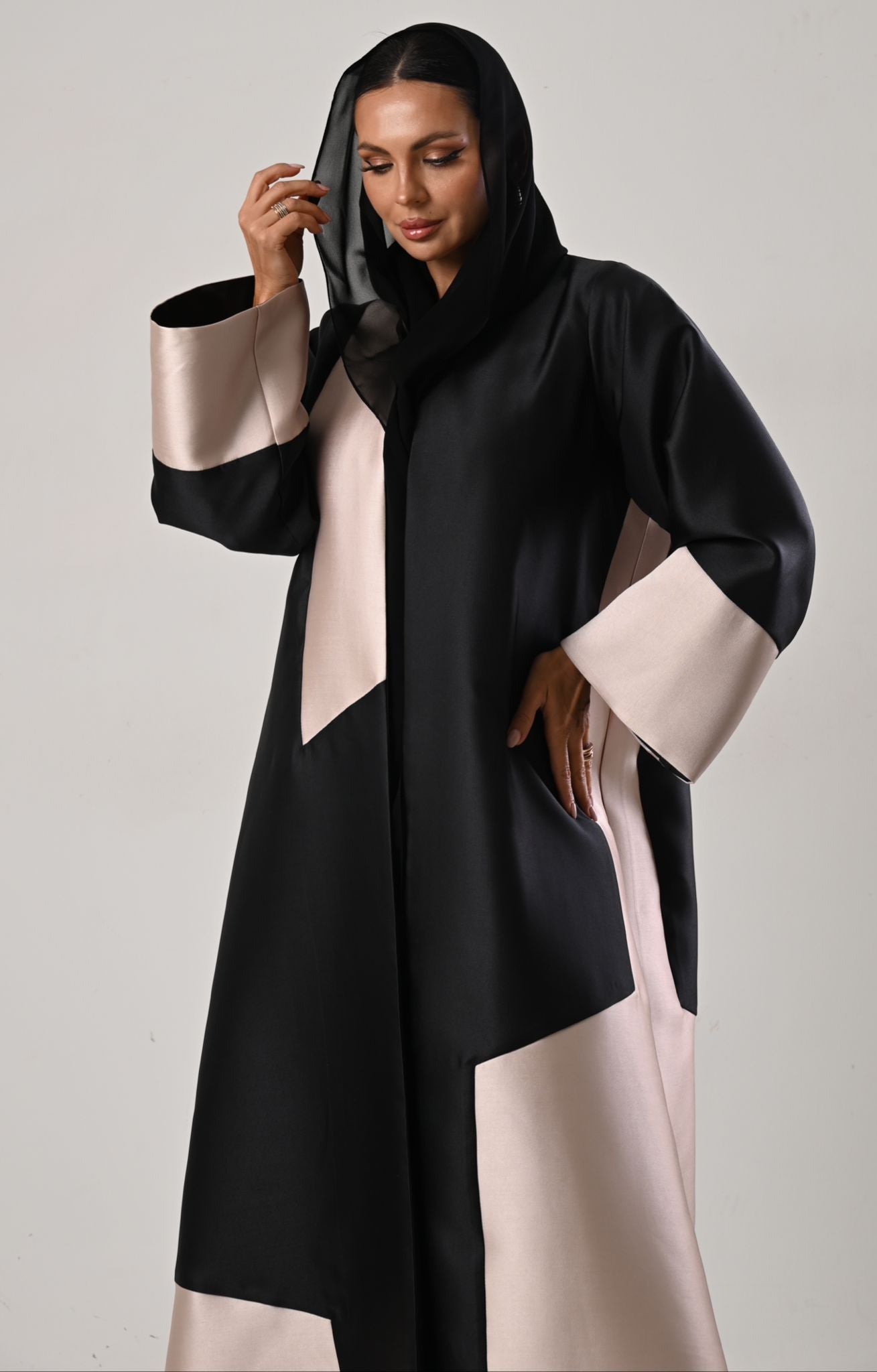 ELEGANT ABAYA