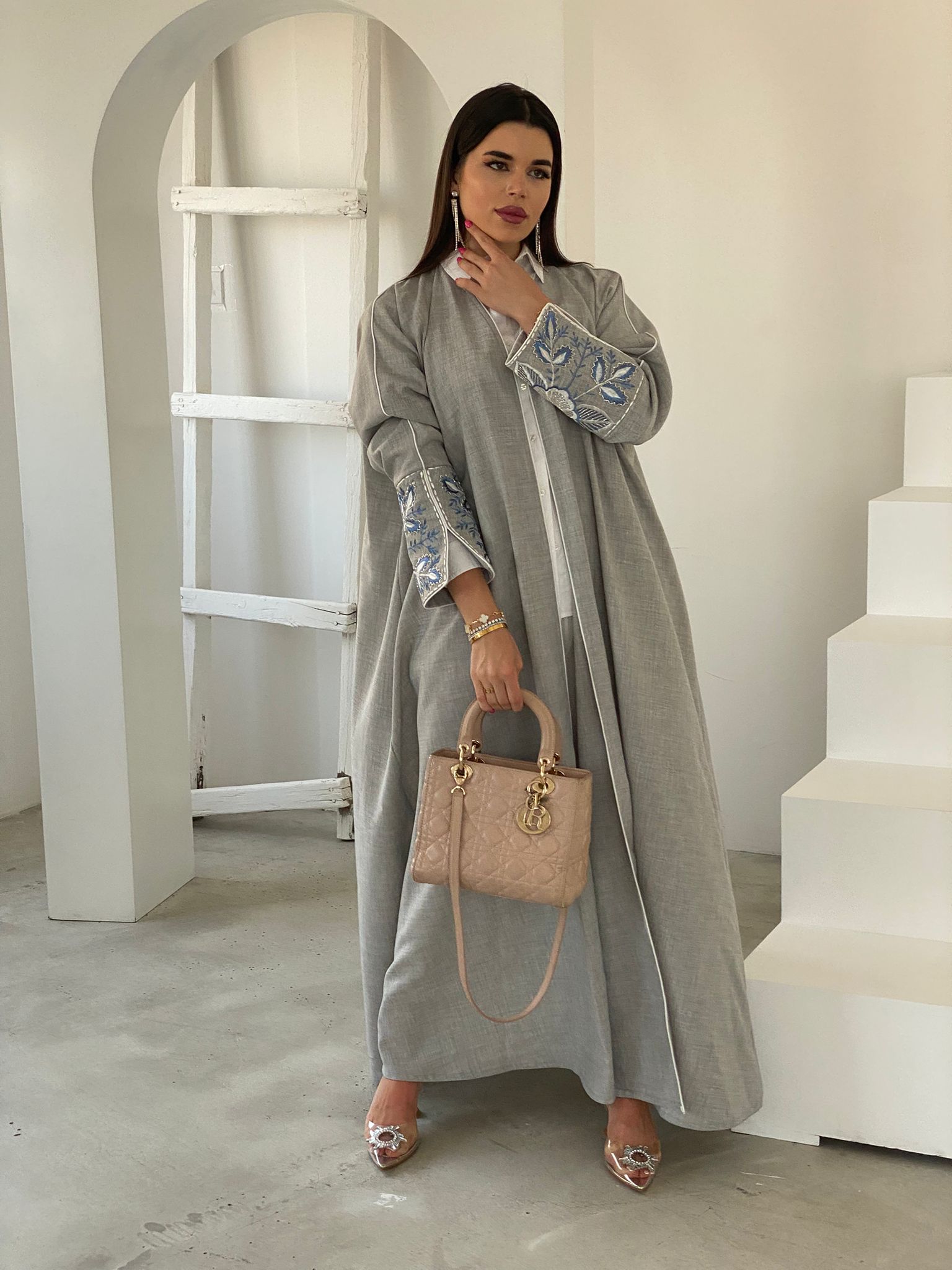 ELEGANT ABAYA