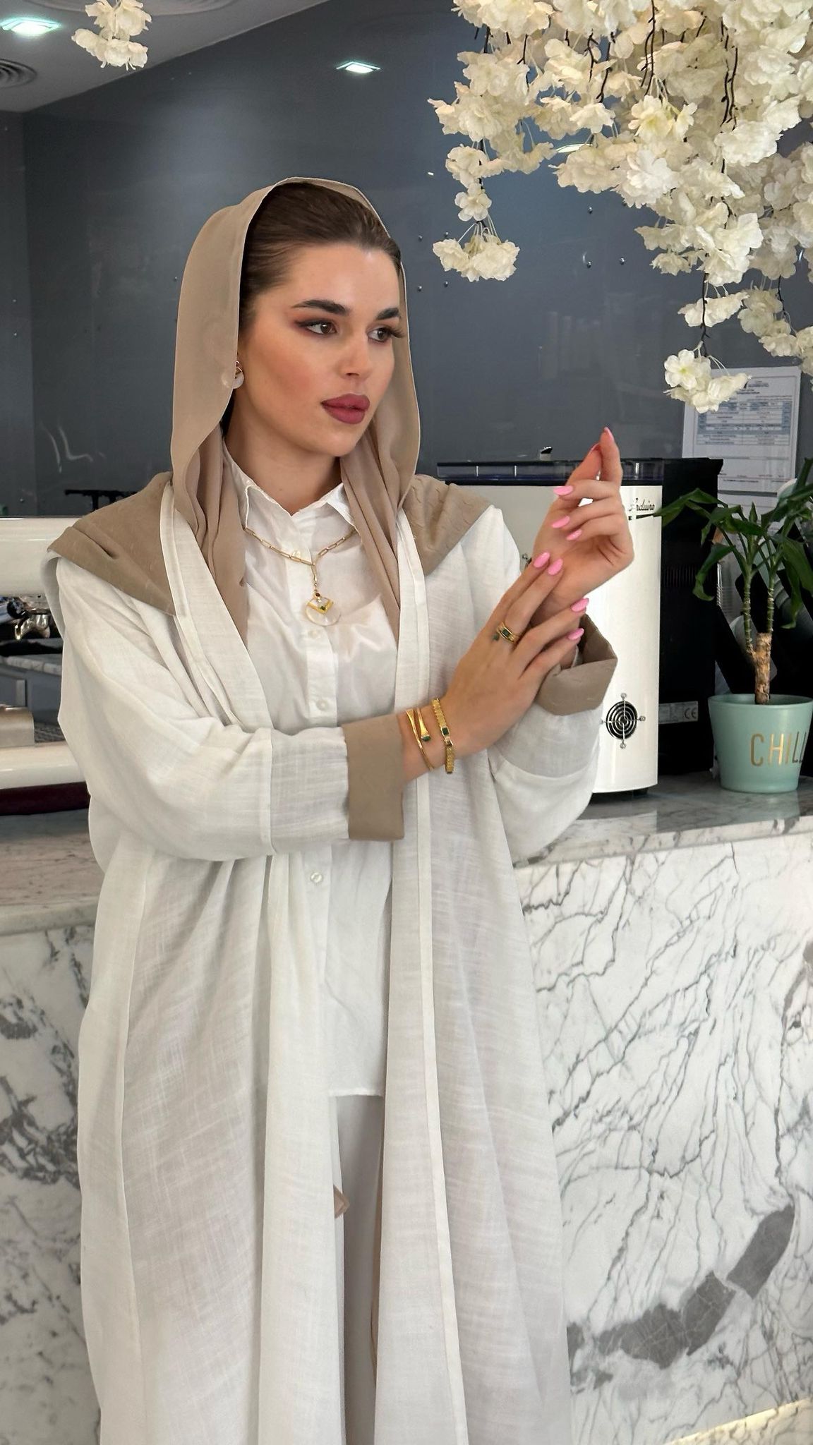 ELEGANT ABAYA