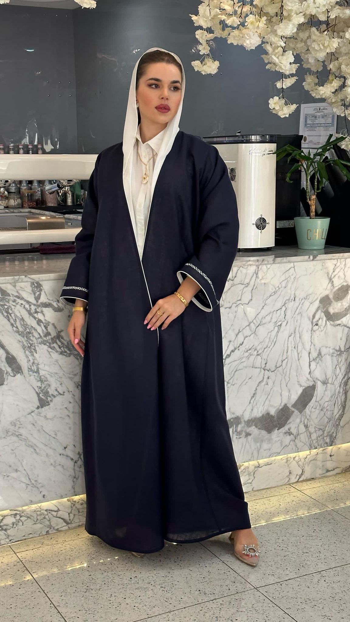 ELEGANT ABAYA