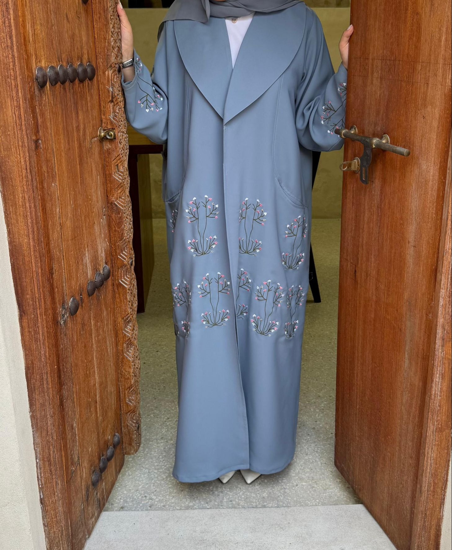 ELEGANT ABAYA